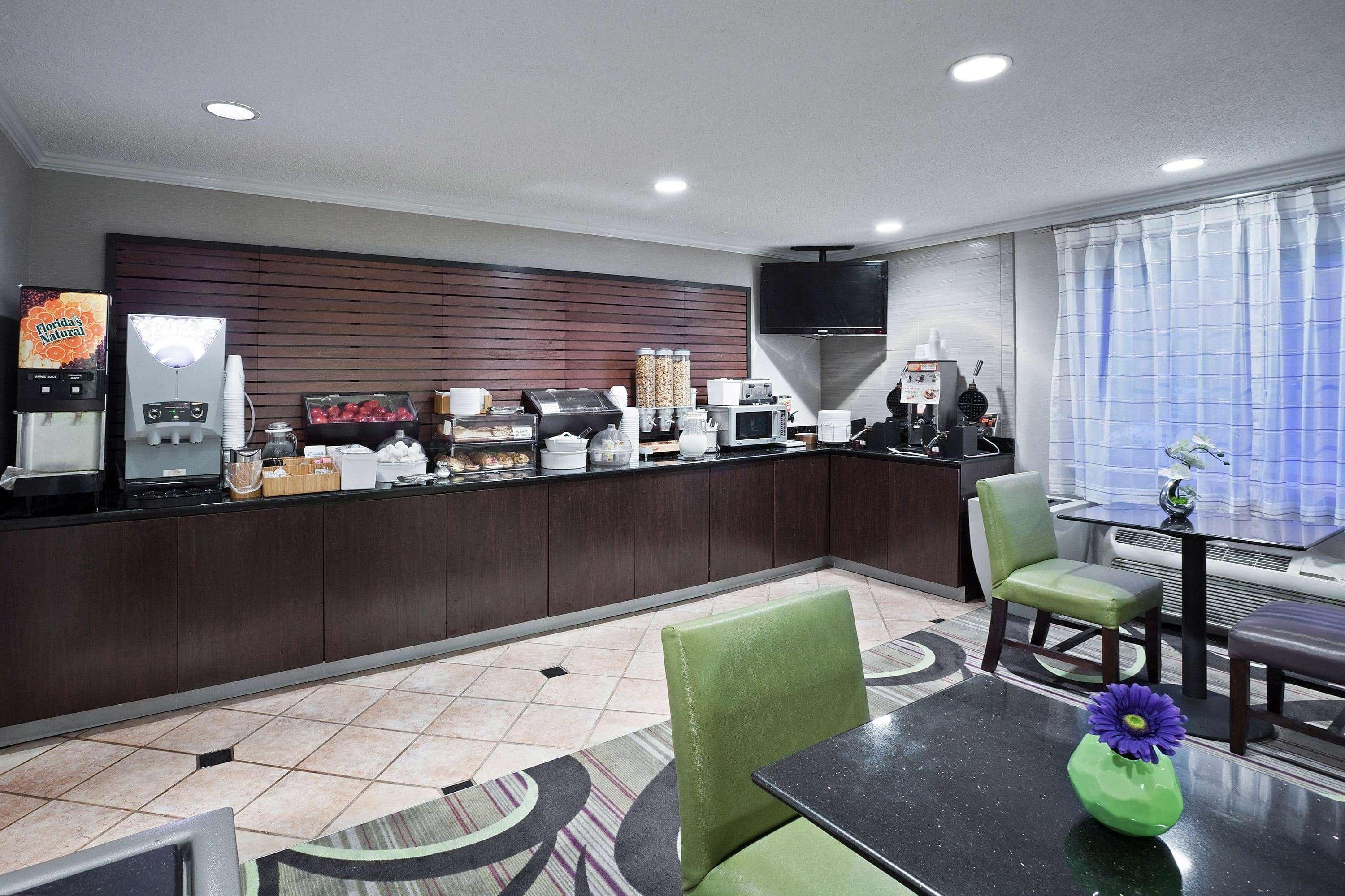 Hotel La Quinta By Wyndham Cleveland Macedonia Exterior foto